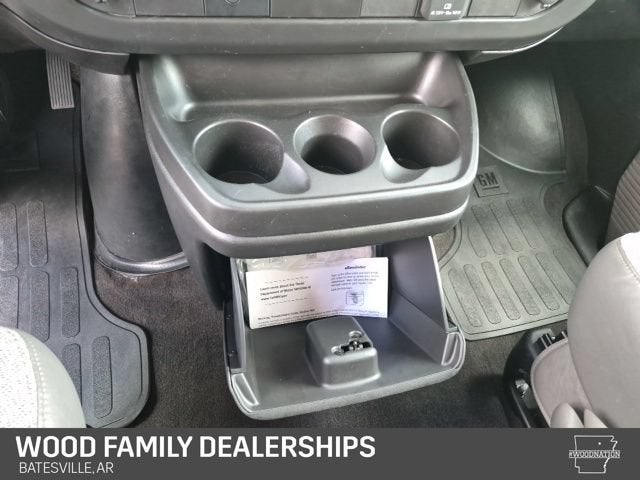 2025 Chevrolet Express Passenger 1LS