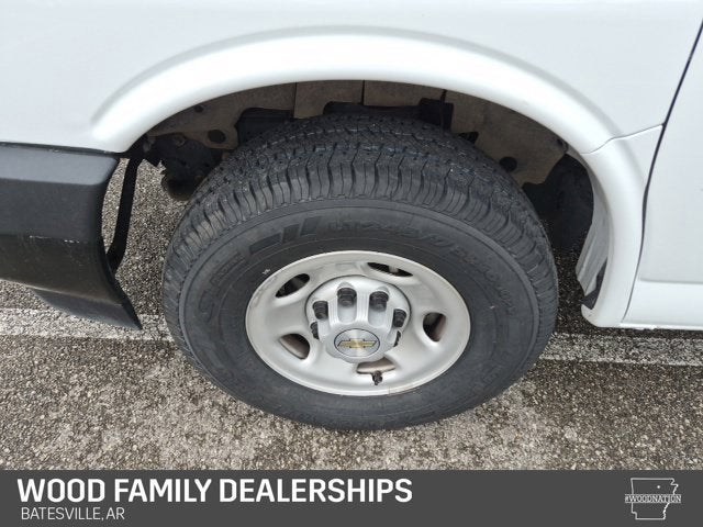 2024 Chevrolet Express Passenger 3500 1LS