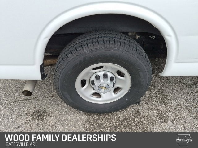 2024 Chevrolet Express Passenger 3500 1LS