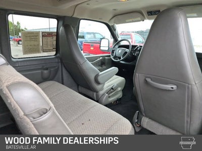 2024 Chevrolet Express Passenger 3500 1LS