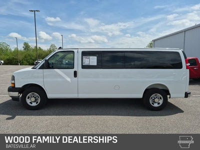 2025 Chevrolet Express Passenger 1LT