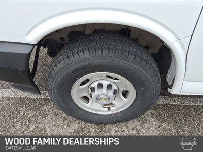2024 Chevrolet Express Passenger 3500 1LS