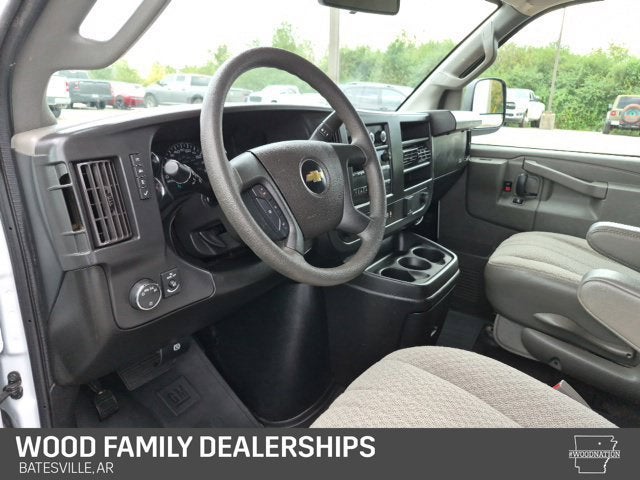 2024 Chevrolet Express Passenger 3500 1LS