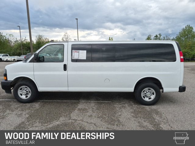 2024 Chevrolet Express Passenger 3500 1LS