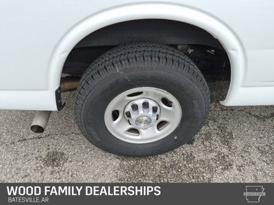 2024 Chevrolet Express Passenger 3500 1LS