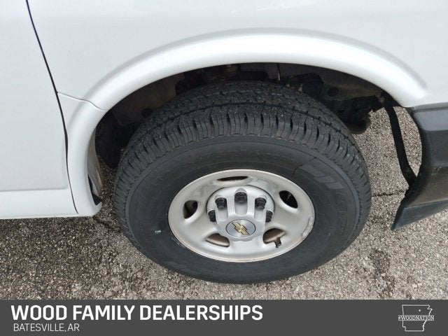 2024 Chevrolet Express Passenger 3500 1LS