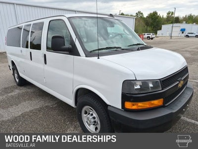 2024 Chevrolet Express Passenger 3500 1LS