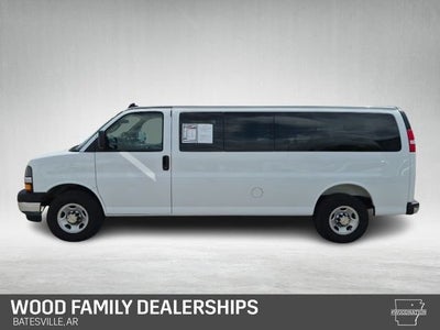 2025 Chevrolet Express Passenger 1LT