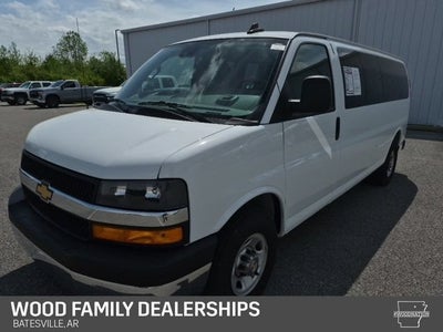 2025 Chevrolet Express Passenger 1LT