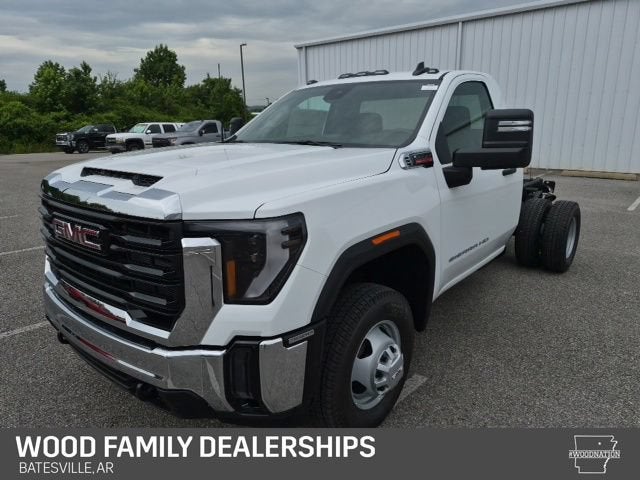 2026 GMC Sierra 3500 HD Chassis Cab Pro