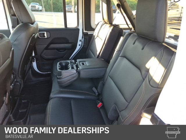 2027 Jeep Wrangler WRANGLER 4-DOOR SAHARA