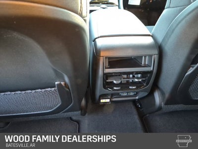 2027 Jeep Grand Cherokee GRAND CHEROKEE LAREDO X 4X4