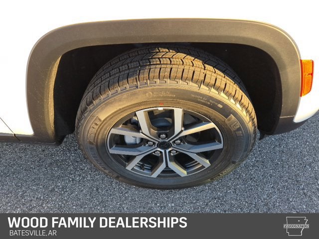2027 Jeep Grand Cherokee GRAND CHEROKEE LAREDO X 4X4