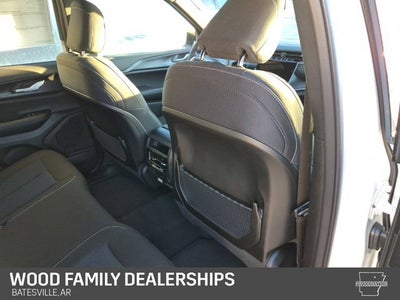 2027 Jeep Grand Cherokee GRAND CHEROKEE LAREDO X 4X4