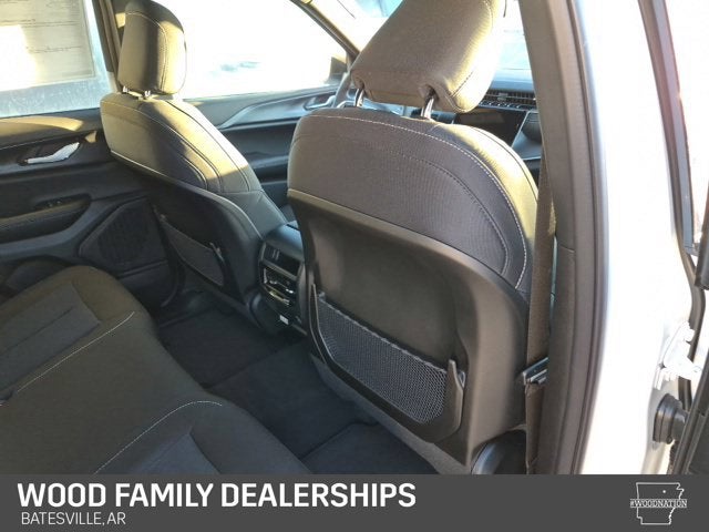 2027 Jeep Grand Cherokee GRAND CHEROKEE LAREDO X 4X4