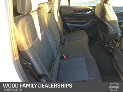 2027 Jeep Grand Cherokee GRAND CHEROKEE LAREDO X 4X4
