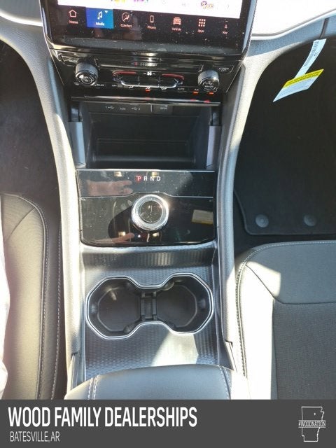 2027 Jeep Grand Cherokee GRAND CHEROKEE LAREDO 4X4