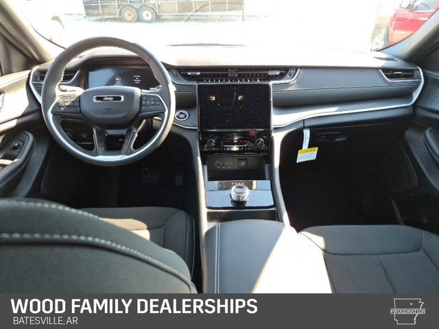 2027 Jeep Grand Cherokee GRAND CHEROKEE LAREDO 4X4