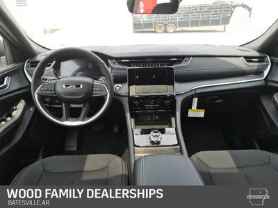 2026 Jeep Grand Cherokee GRAND CHEROKEE LAREDO X 4X4