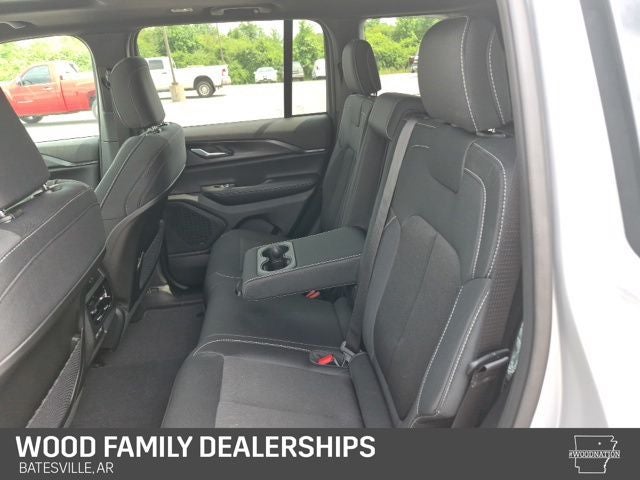 2026 Jeep Grand Cherokee GRAND CHEROKEE LAREDO X 4X4