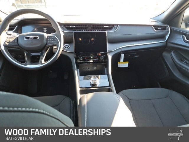 2027 Jeep Grand Cherokee GRAND CHEROKEE LAREDO 4X4