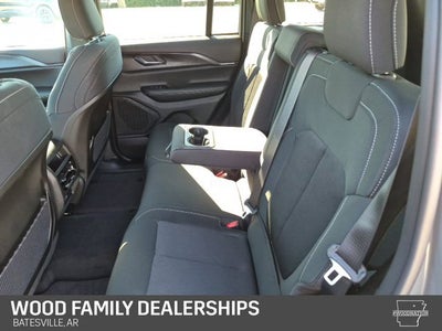 2027 Jeep Grand Cherokee GRAND CHEROKEE LAREDO 4X4