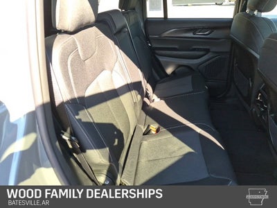 2027 Jeep Grand Cherokee GRAND CHEROKEE LAREDO 4X4