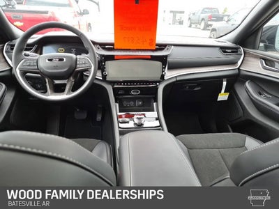2027 Jeep Grand Cherokee GRAND CHEROKEE LAREDO ALTITUDE 4X4