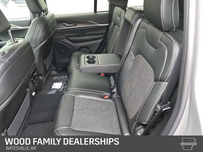 2027 Jeep Grand Cherokee GRAND CHEROKEE LAREDO ALTITUDE 4X4