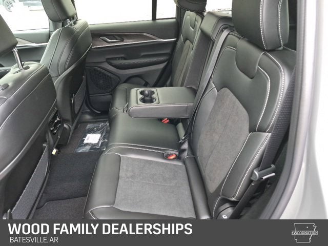 2027 Jeep Grand Cherokee GRAND CHEROKEE LAREDO ALTITUDE 4X4