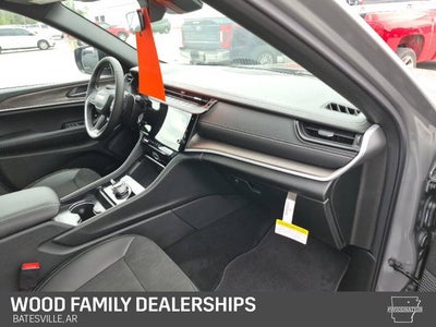 2027 Jeep Grand Cherokee GRAND CHEROKEE LAREDO ALTITUDE 4X4
