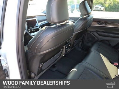 2027 Jeep Grand Cherokee GRAND CHEROKEE LAREDO ALTITUDE 4X4