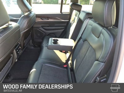 2027 Jeep Grand Cherokee GRAND CHEROKEE LAREDO ALTITUDE 4X4