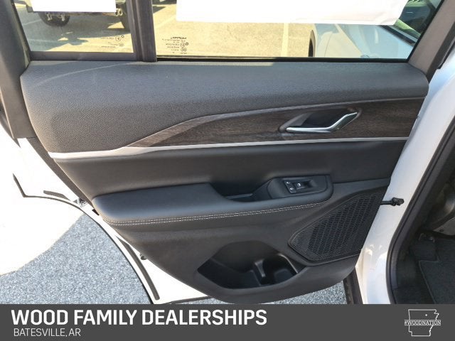 2027 Jeep Grand Cherokee GRAND CHEROKEE LAREDO ALTITUDE 4X4