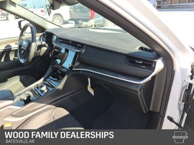 2027 Jeep Grand Cherokee GRAND CHEROKEE LAREDO ALTITUDE 4X4