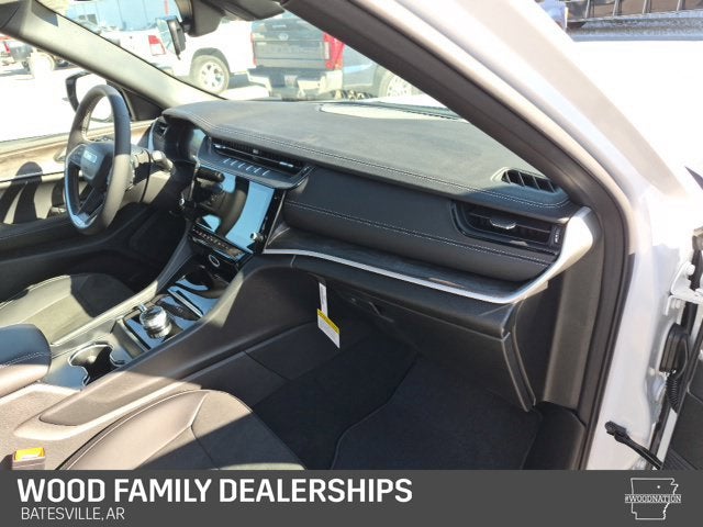 2027 Jeep Grand Cherokee GRAND CHEROKEE LAREDO ALTITUDE 4X4
