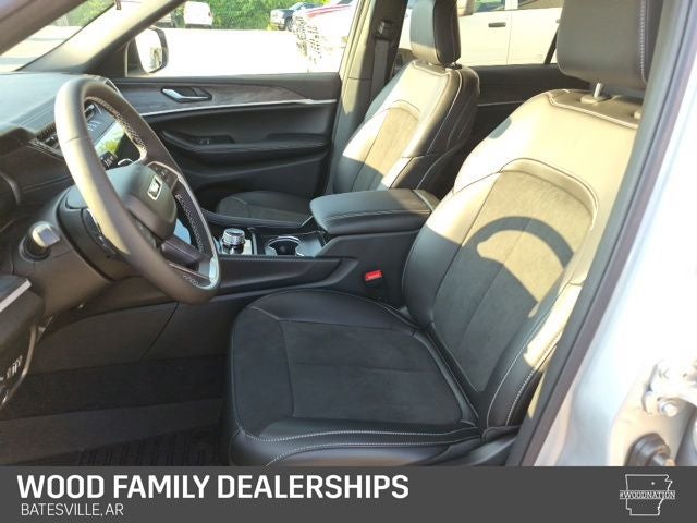 2026 Jeep Grand Cherokee GRAND CHEROKEE L LAREDO ALTITUDE 4X4