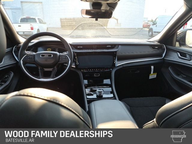 2026 Jeep Grand Cherokee GRAND CHEROKEE L LAREDO ALTITUDE 4X4