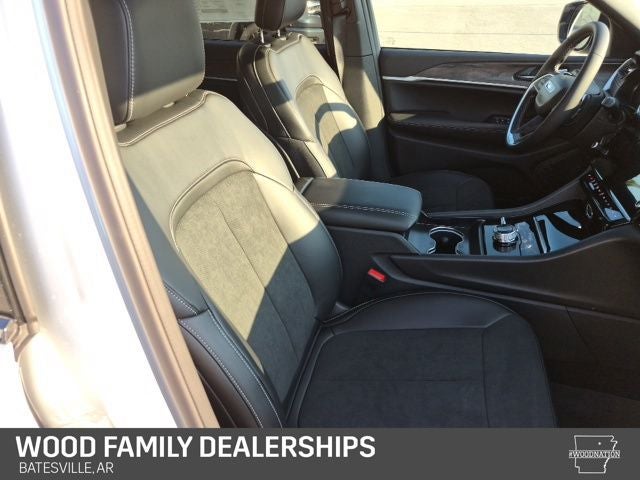 2026 Jeep Grand Cherokee GRAND CHEROKEE L LAREDO ALTITUDE 4X4