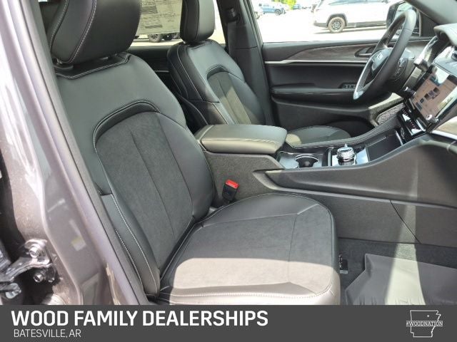2026 Jeep Grand Cherokee GRAND CHEROKEE L LAREDO ALTITUDE 4X4