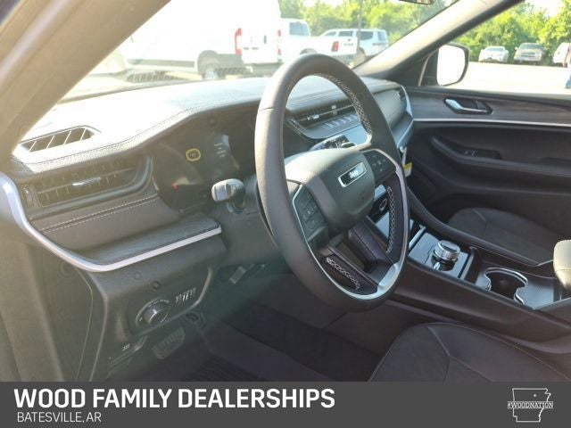 2026 Jeep Grand Cherokee GRAND CHEROKEE L LAREDO ALTITUDE 4X4