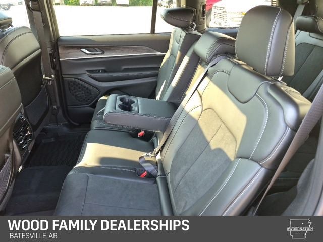 2026 Jeep Grand Cherokee GRAND CHEROKEE L LAREDO ALTITUDE 4X4