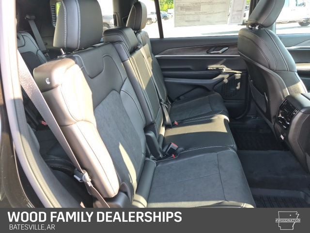 2026 Jeep Grand Cherokee GRAND CHEROKEE L LAREDO ALTITUDE 4X4