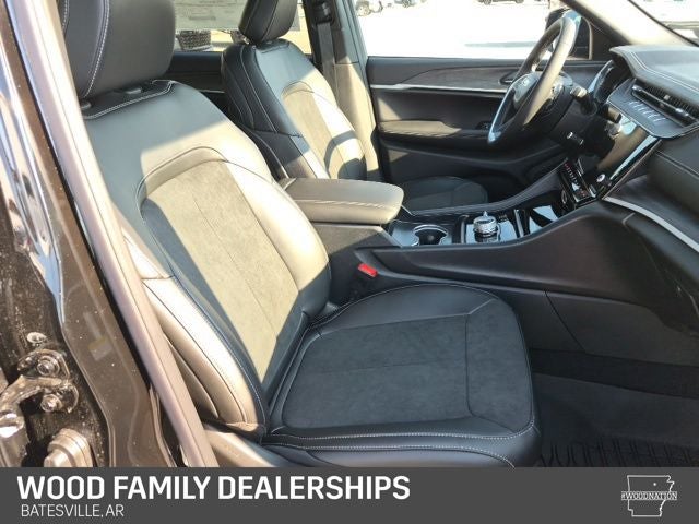 2026 Jeep Grand Cherokee GRAND CHEROKEE L LAREDO ALTITUDE 4X4