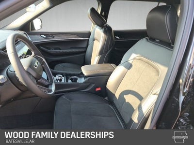 2026 Jeep Grand Cherokee GRAND CHEROKEE L LAREDO ALTITUDE 4X4