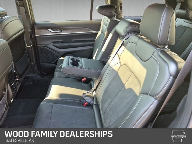 2026 Jeep Grand Cherokee GRAND CHEROKEE L LAREDO ALTITUDE 4X4