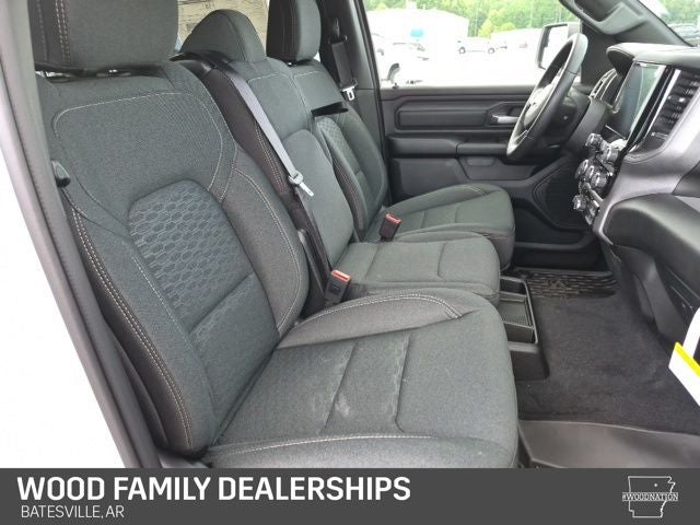 2026 RAM 1500 RAM 1500 TRADESMAN CREW CAB 4X4 5'7' BOX