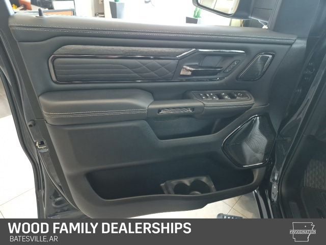 2026 RAM 1500 RAM 1500 LIMITED CREW CAB 4X4 5'7' BOX