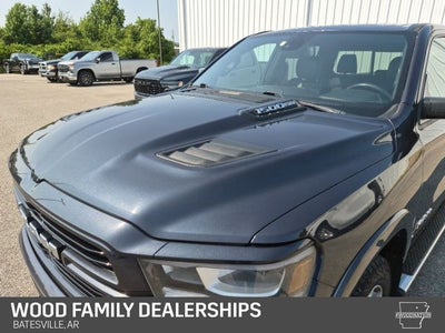 2020 RAM 1500 Laramie Crew Cab 4x4 6'4' Box