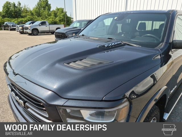 2020 RAM 1500 Laramie Crew Cab 4x4 6'4' Box